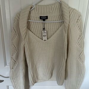 Express Women's Cream V-Neck Sweater
